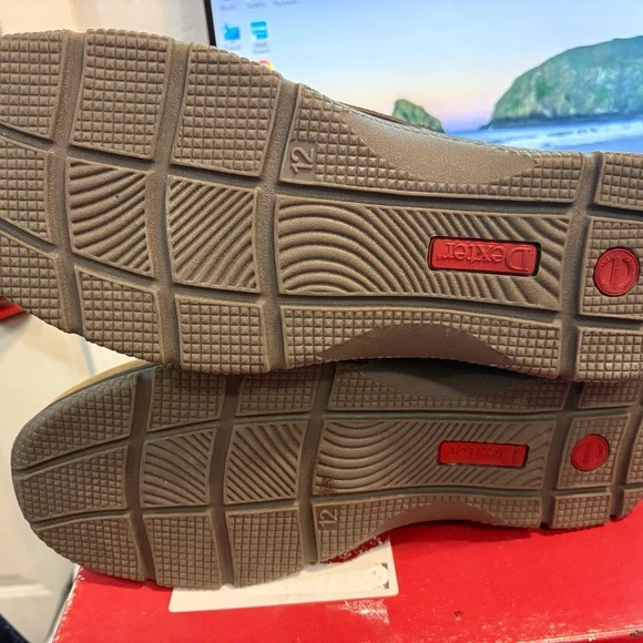 Dexter Tan and Red Shoe Box - Picture 7 of 9